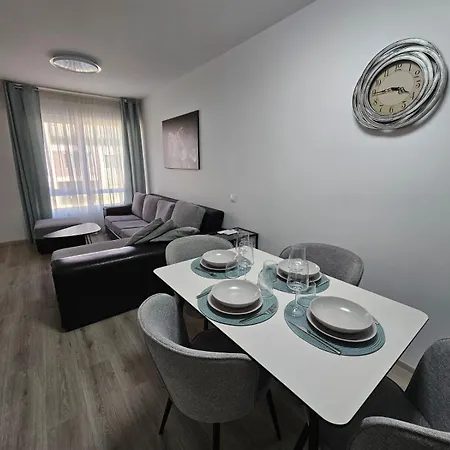 Cozy And Functional Business One-bedroom Apartment *